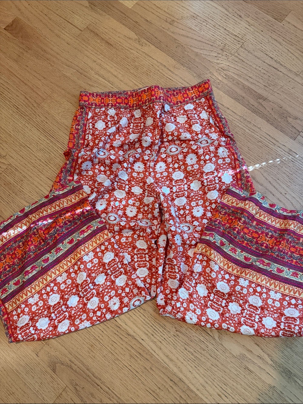 Anthropologie Red Floral Patterned Women’s Shorts with Multicolor Side Panels